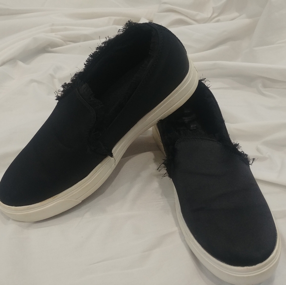 LFL Sneakers Slip On Loafers Black Satin Fringe Raw Hem Memory Foam 8 Kaitlyn - Picture 4 of 11